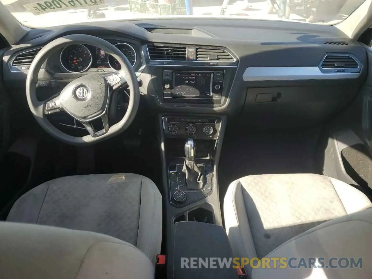 8 Photograph of a damaged car 3VV0B7AX8LM025049 VOLKSWAGEN TIGUAN 2020