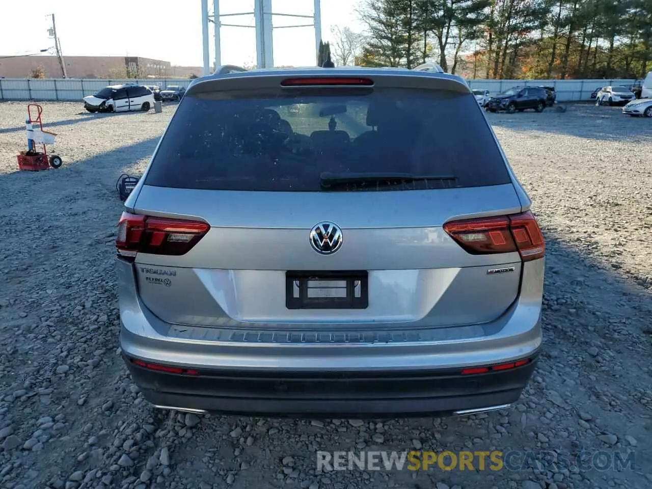 6 Photograph of a damaged car 3VV0B7AXXLM102942 VOLKSWAGEN TIGUAN 2020