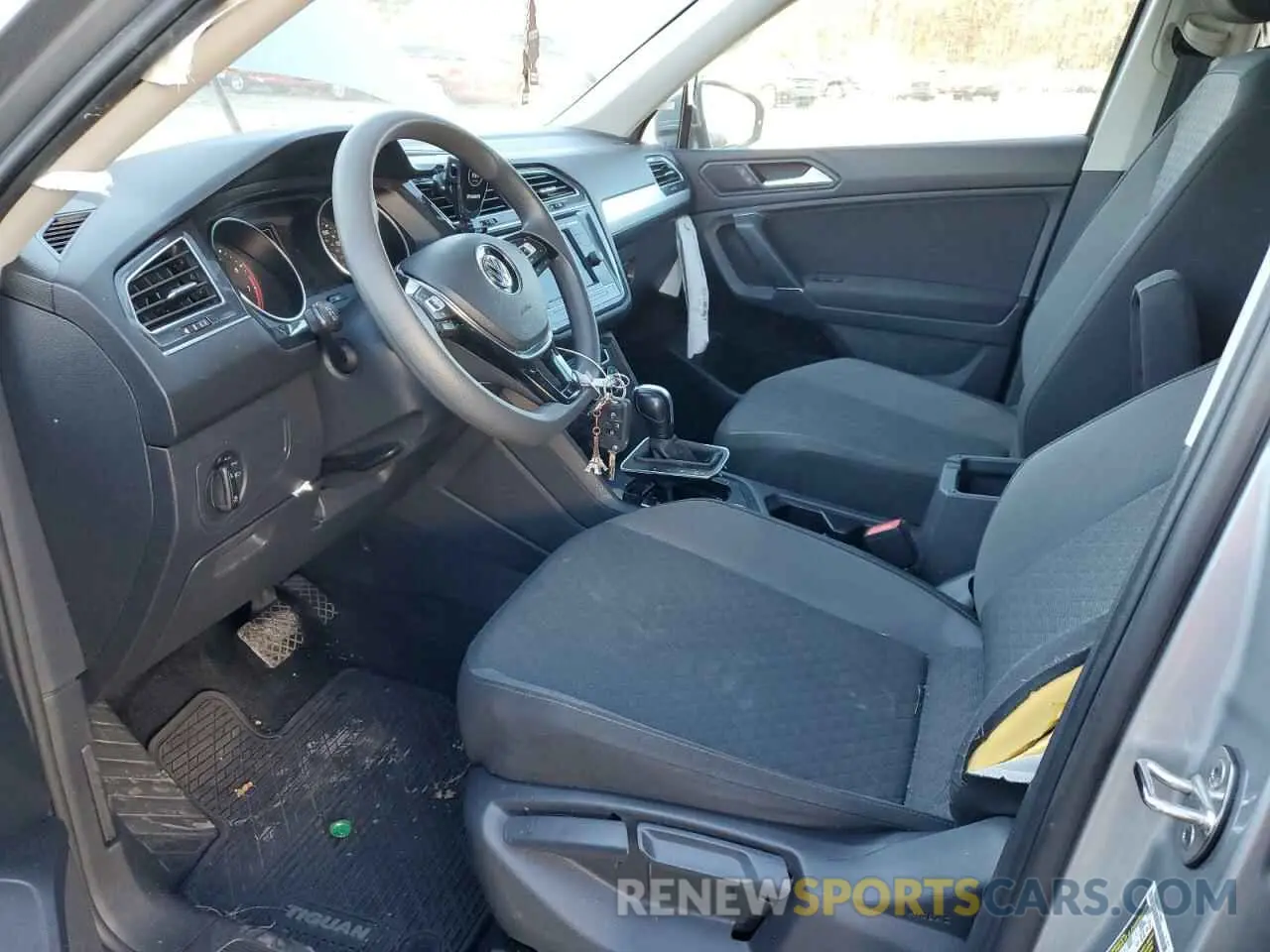 7 Photograph of a damaged car 3VV0B7AXXLM102942 VOLKSWAGEN TIGUAN 2020