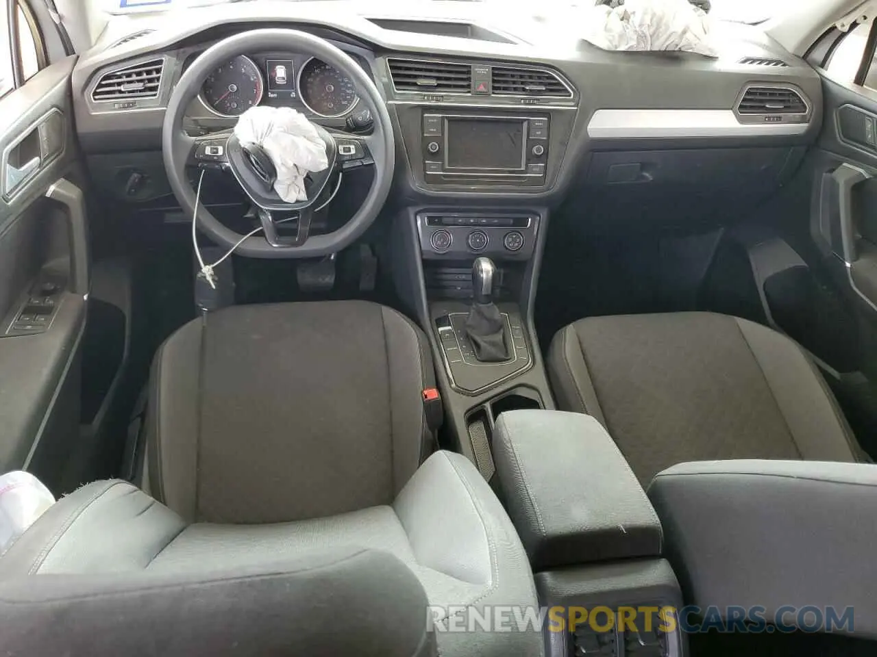 8 Photograph of a damaged car 3VV1B7AX3LM044144 VOLKSWAGEN TIGUAN 2020
