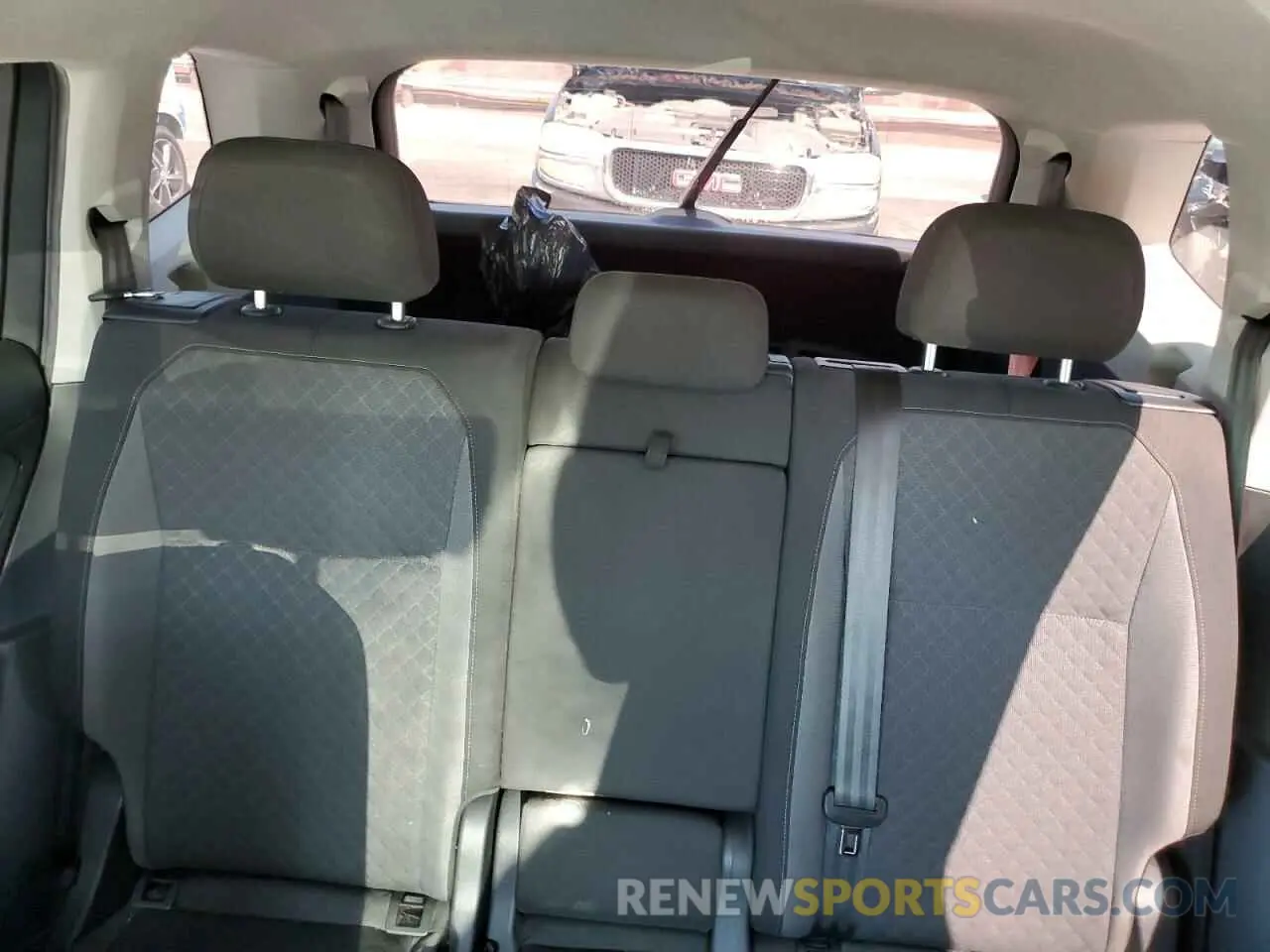 10 Photograph of a damaged car 3VV1B7AX5LM030925 VOLKSWAGEN TIGUAN 2020
