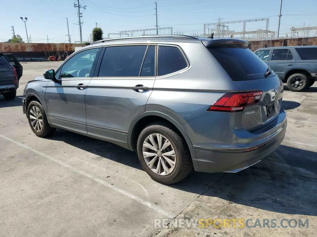 2 Photograph of a damaged car 3VV1B7AX5LM030925 VOLKSWAGEN TIGUAN 2020