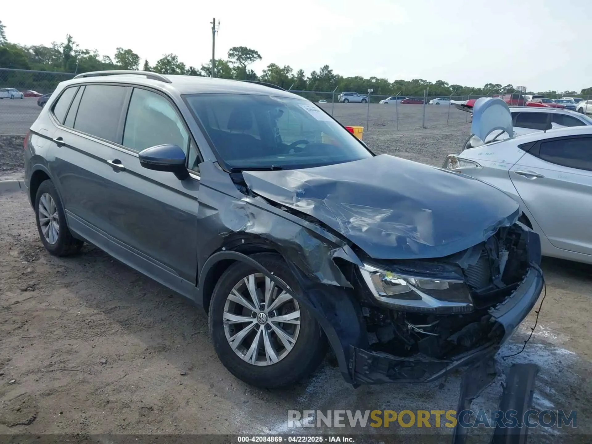 1 Photograph of a damaged car 3VV1B7AX5LM151924 VOLKSWAGEN TIGUAN 2020