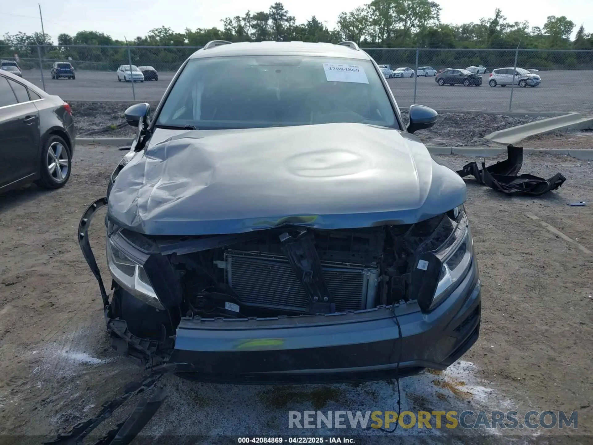 12 Photograph of a damaged car 3VV1B7AX5LM151924 VOLKSWAGEN TIGUAN 2020