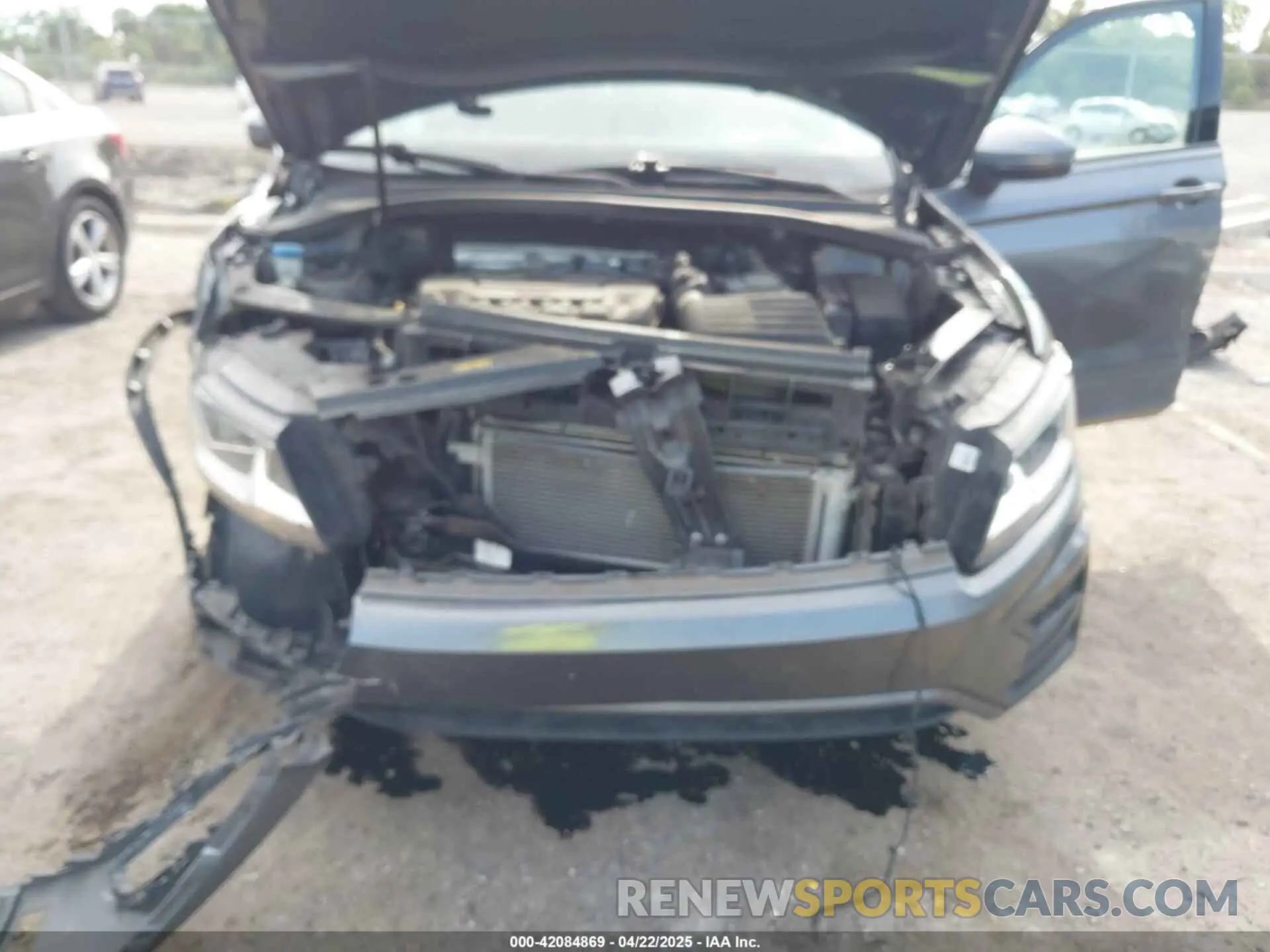 6 Photograph of a damaged car 3VV1B7AX5LM151924 VOLKSWAGEN TIGUAN 2020