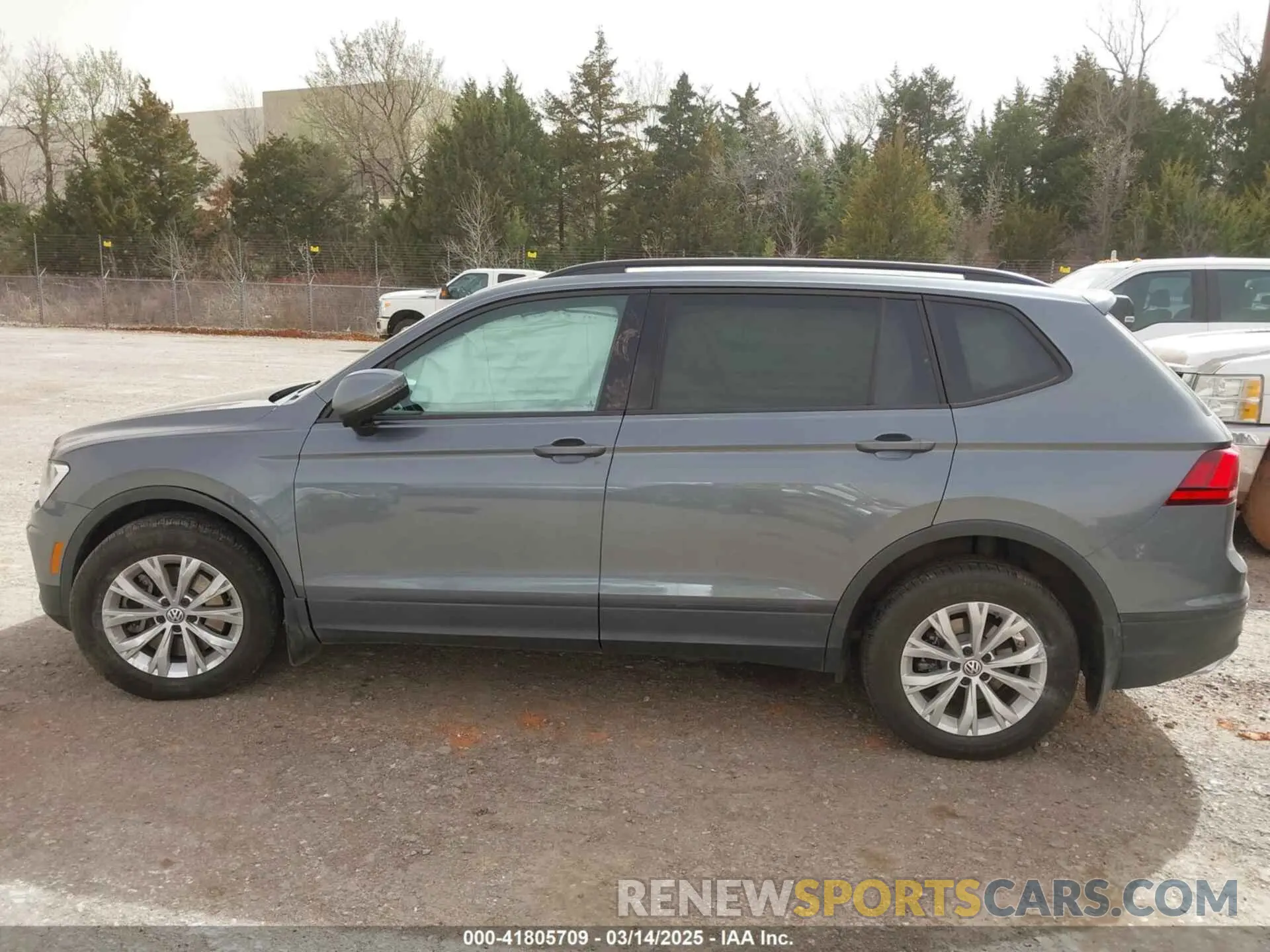 13 Фотография поврежденного автомобиля 3VV1B7AX5LM159943 VOLKSWAGEN TIGUAN 2020