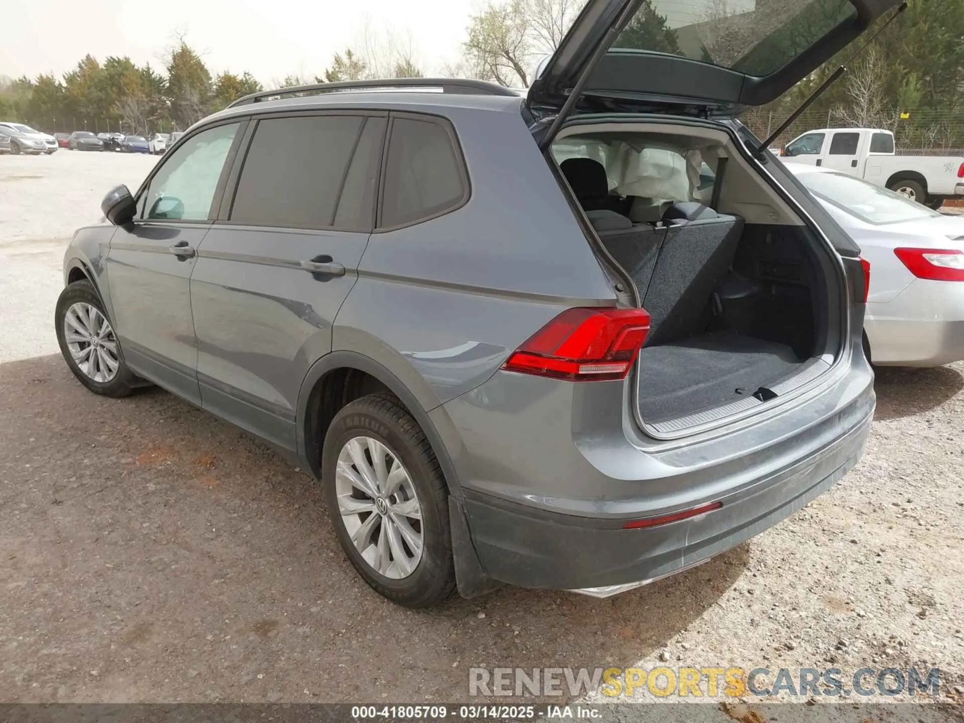 3 Фотография поврежденного автомобиля 3VV1B7AX5LM159943 VOLKSWAGEN TIGUAN 2020