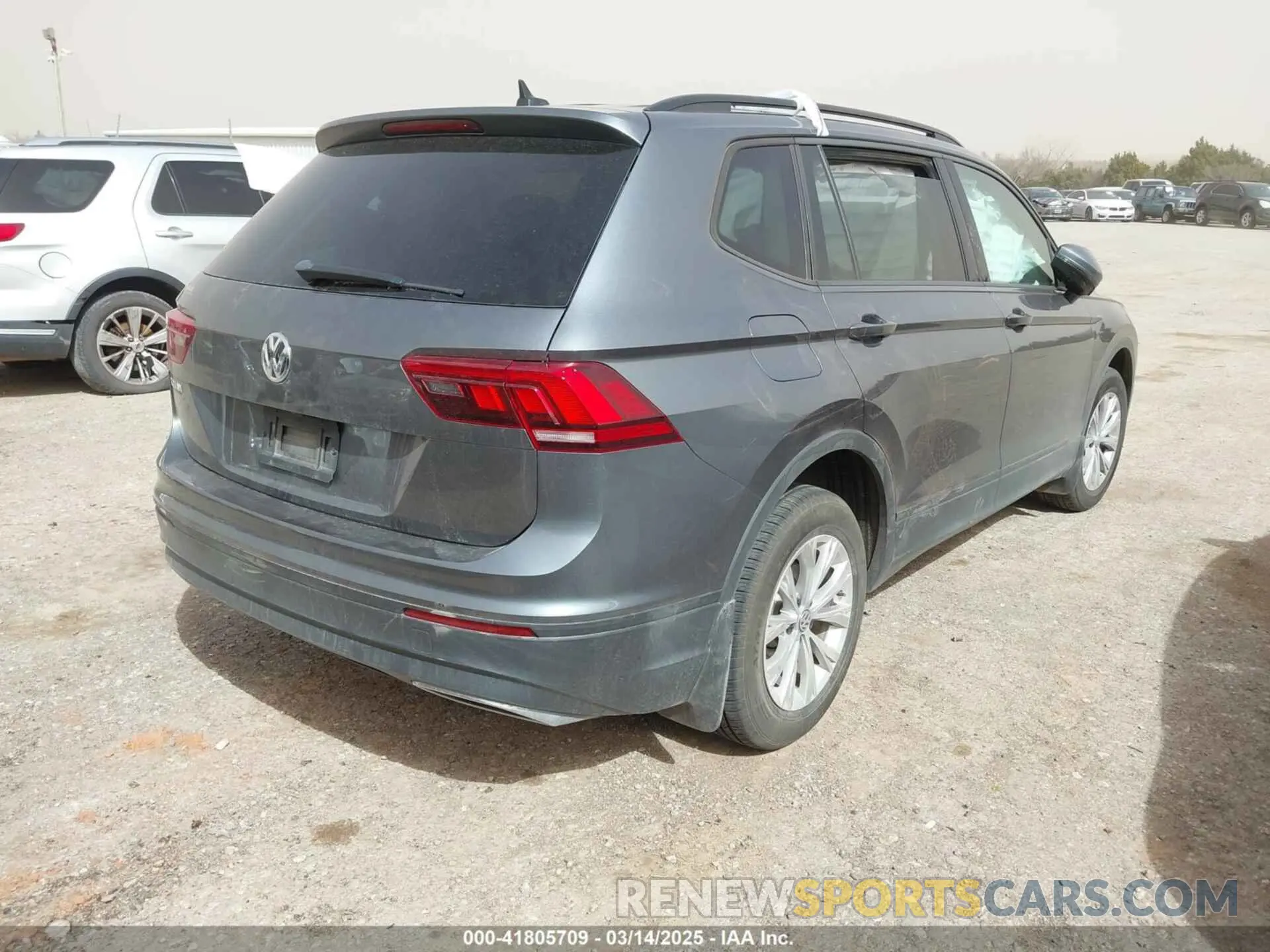 4 Фотография поврежденного автомобиля 3VV1B7AX5LM159943 VOLKSWAGEN TIGUAN 2020