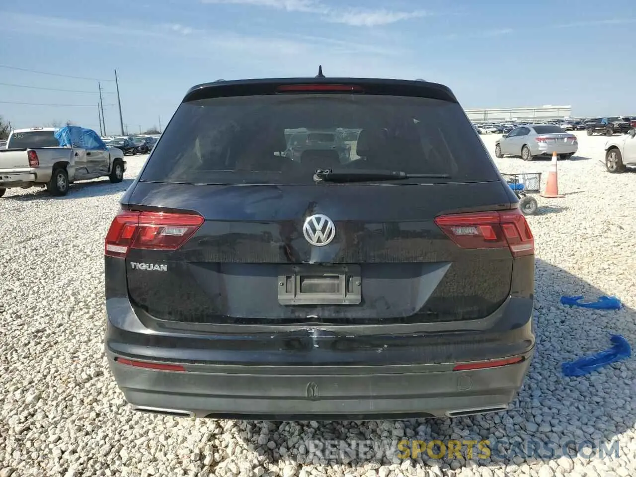6 Photograph of a damaged car 3VV1B7AX6LM103686 VOLKSWAGEN TIGUAN 2020
