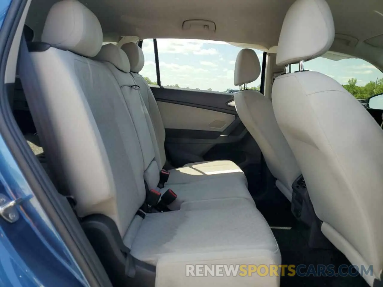 12 Photograph of a damaged car 3VV1B7AX6LM137823 VOLKSWAGEN TIGUAN 2020