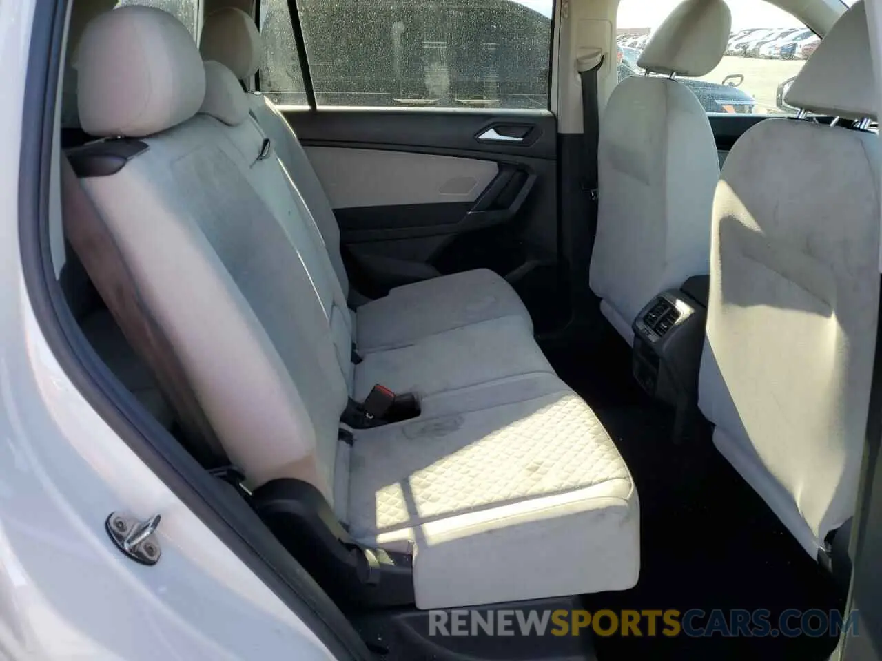 11 Photograph of a damaged car 3VV1B7AX8LM078127 VOLKSWAGEN TIGUAN 2020