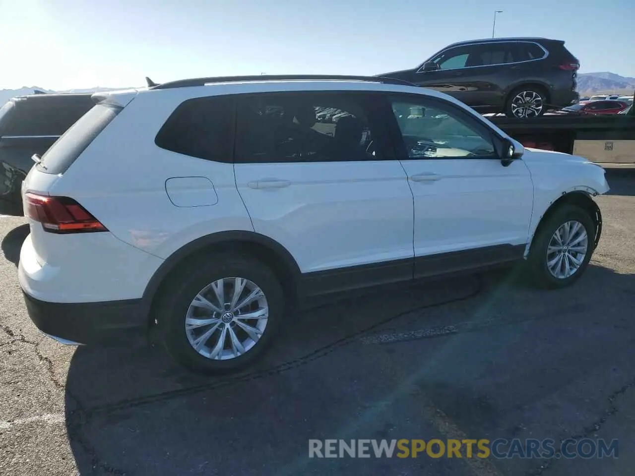 3 Photograph of a damaged car 3VV1B7AX8LM078127 VOLKSWAGEN TIGUAN 2020
