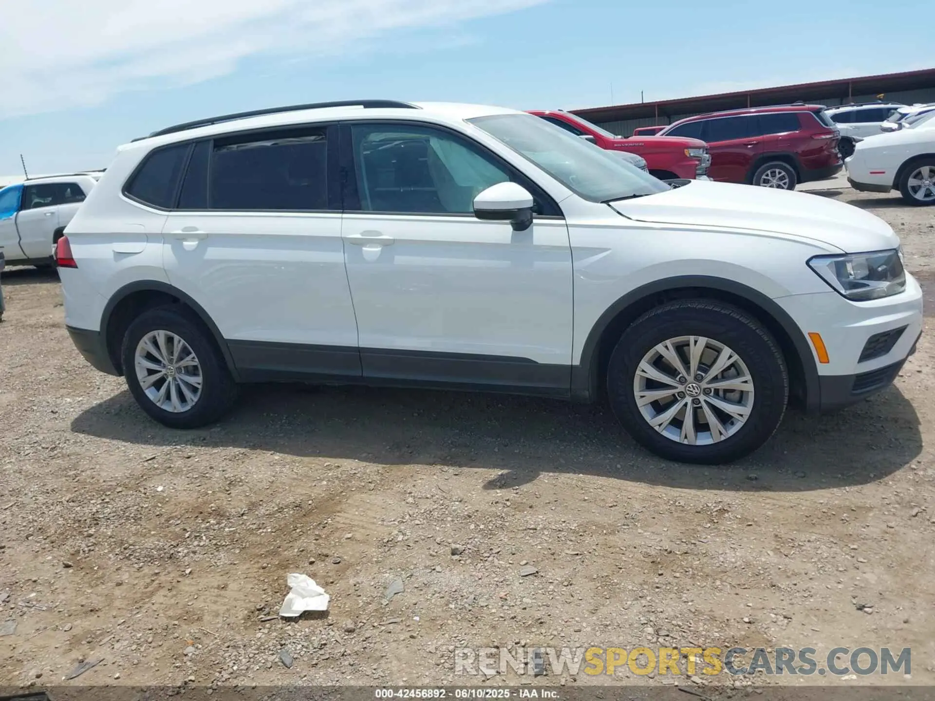 13 Photograph of a damaged car 3VV1B7AX9LM055634 VOLKSWAGEN TIGUAN 2020