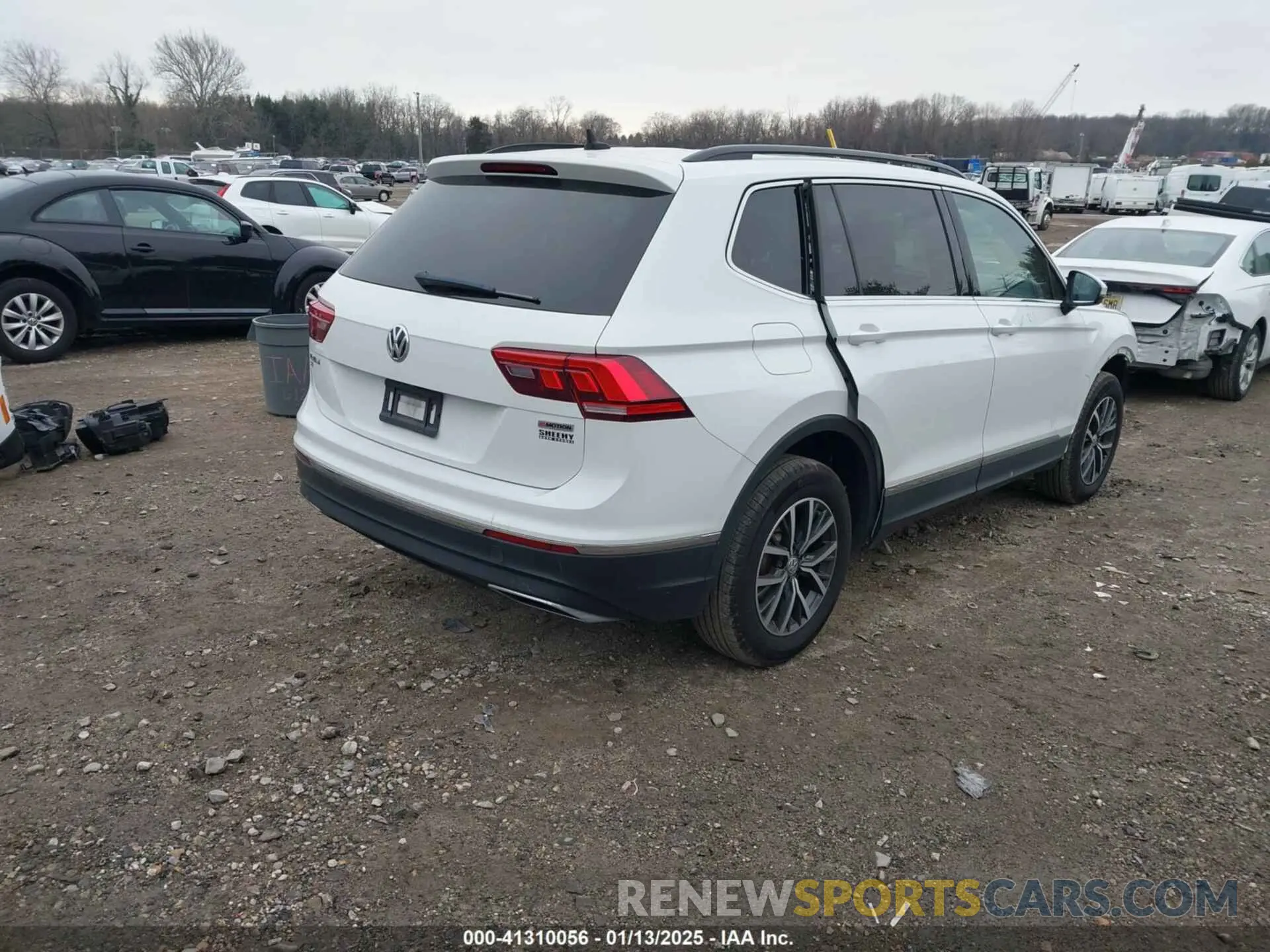 4 Фотография поврежденного автомобиля 3VV2B7AX0LM075033 VOLKSWAGEN TIGUAN 2020
