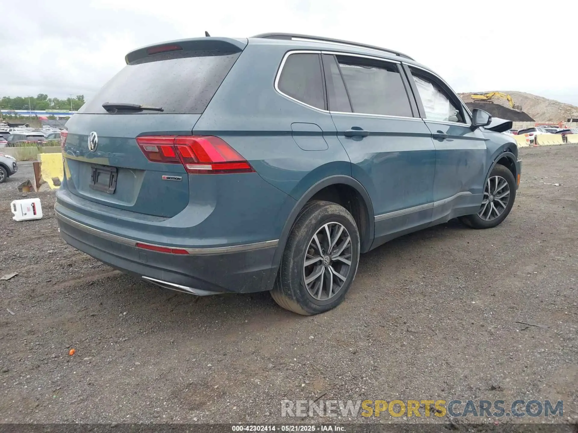 4 Фотография поврежденного автомобиля 3VV2B7AX0LM124635 VOLKSWAGEN TIGUAN 2020