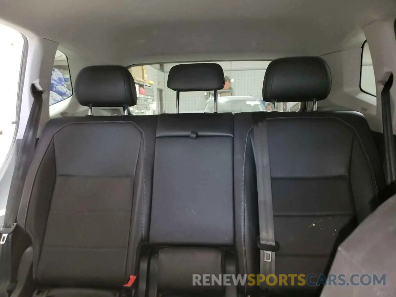 10 Photograph of a damaged car 3VV2B7AX1LM009008 VOLKSWAGEN TIGUAN 2020