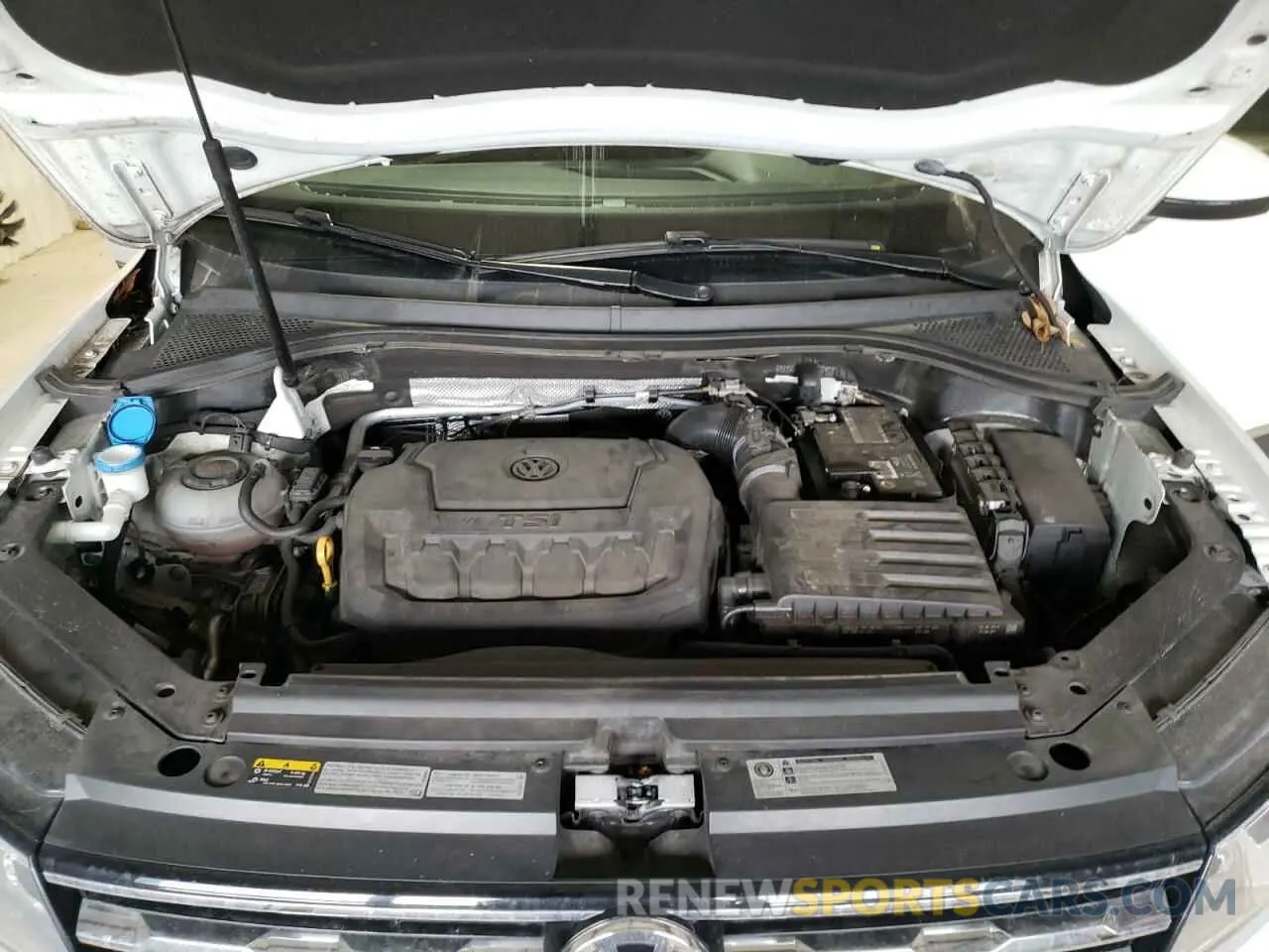 12 Photograph of a damaged car 3VV2B7AX1LM009008 VOLKSWAGEN TIGUAN 2020