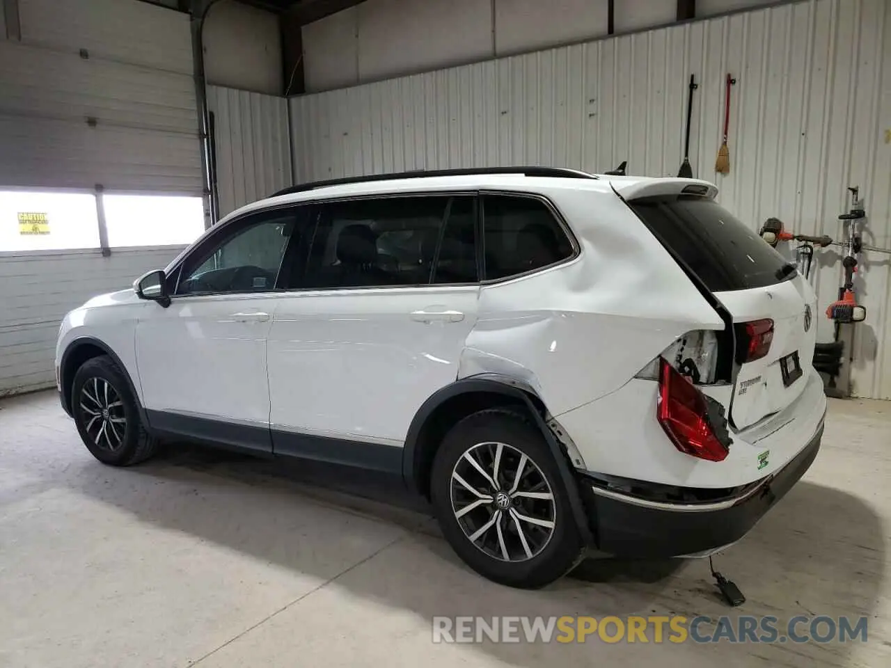 2 Photograph of a damaged car 3VV2B7AX1LM009008 VOLKSWAGEN TIGUAN 2020