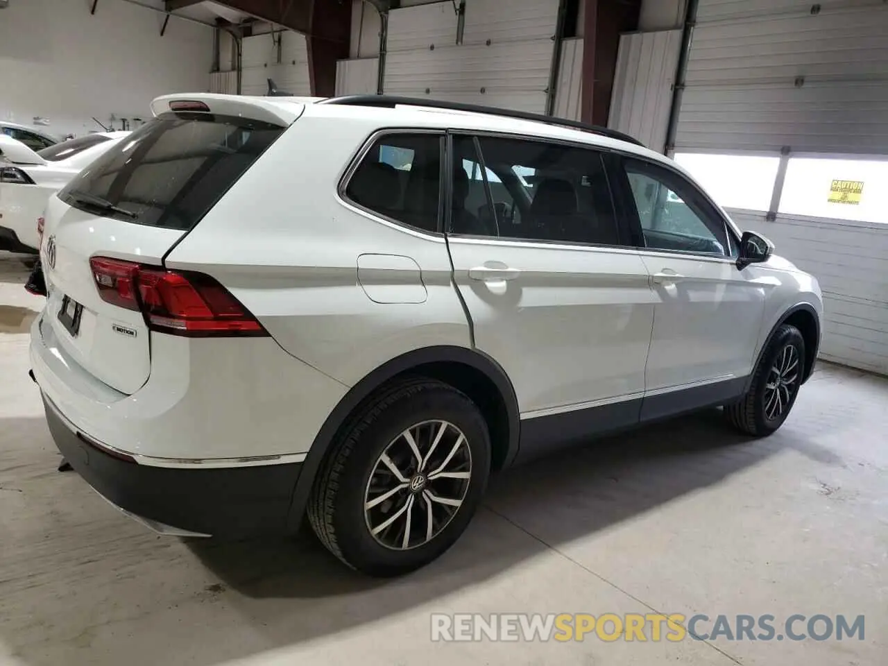 3 Photograph of a damaged car 3VV2B7AX1LM009008 VOLKSWAGEN TIGUAN 2020