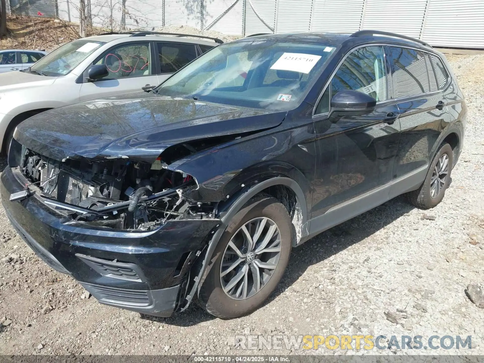 2 Фотография поврежденного автомобиля 3VV2B7AX1LM043109 VOLKSWAGEN TIGUAN 2020