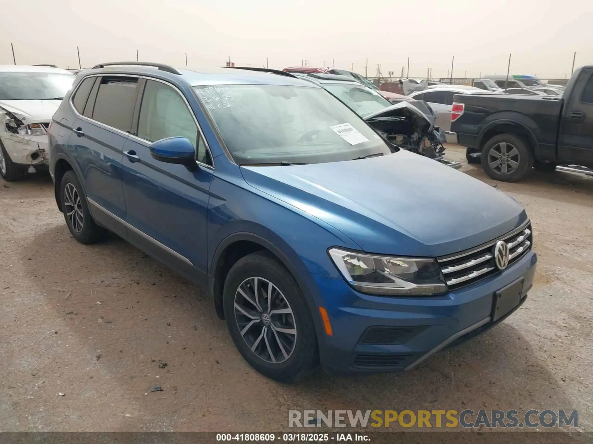 1 Photograph of a damaged car 3VV2B7AX1LM045961 VOLKSWAGEN TIGUAN 2020