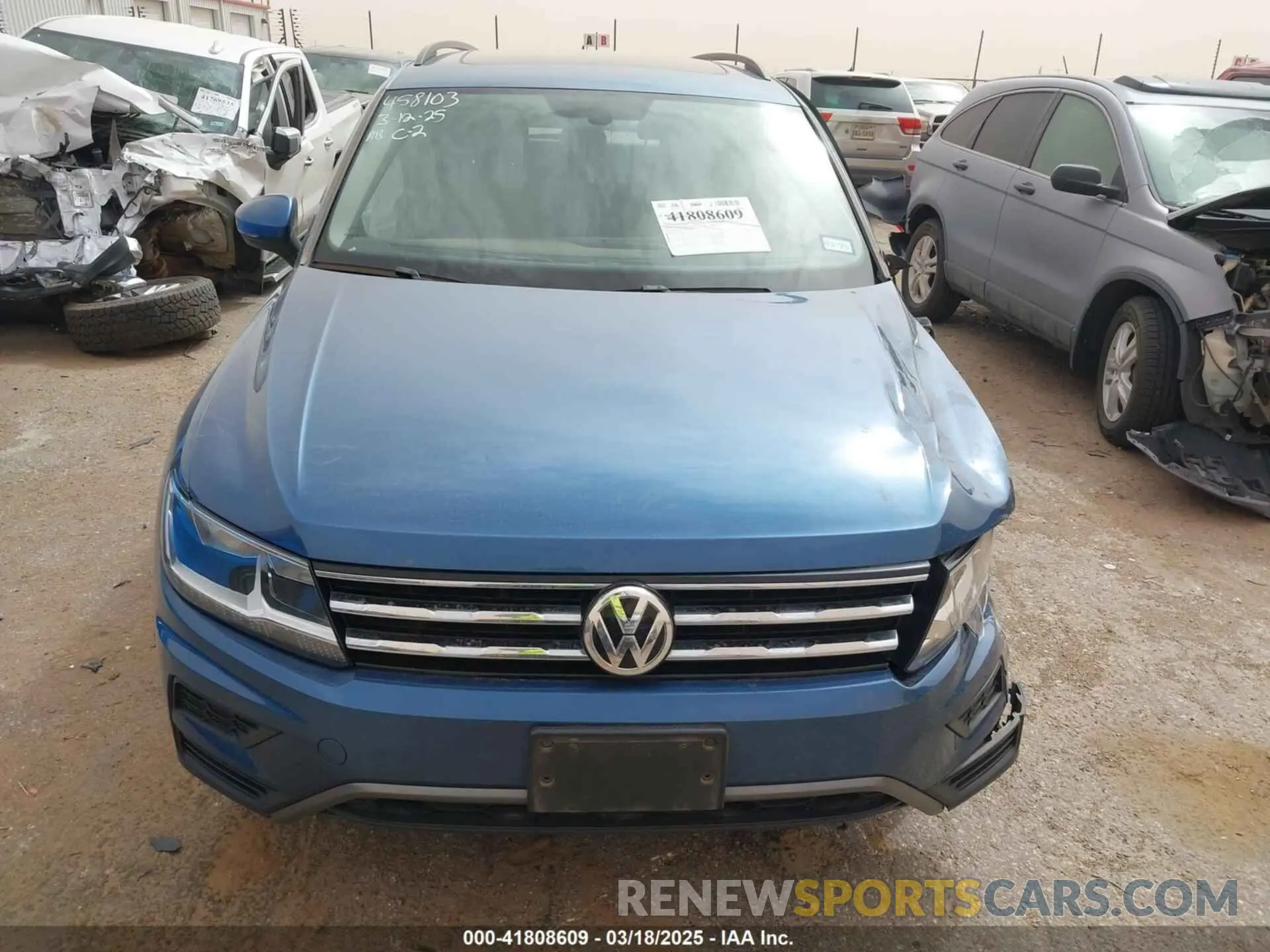 11 Photograph of a damaged car 3VV2B7AX1LM045961 VOLKSWAGEN TIGUAN 2020