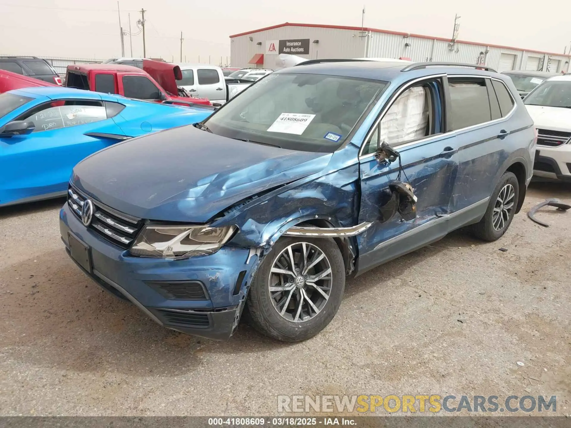 2 Photograph of a damaged car 3VV2B7AX1LM045961 VOLKSWAGEN TIGUAN 2020