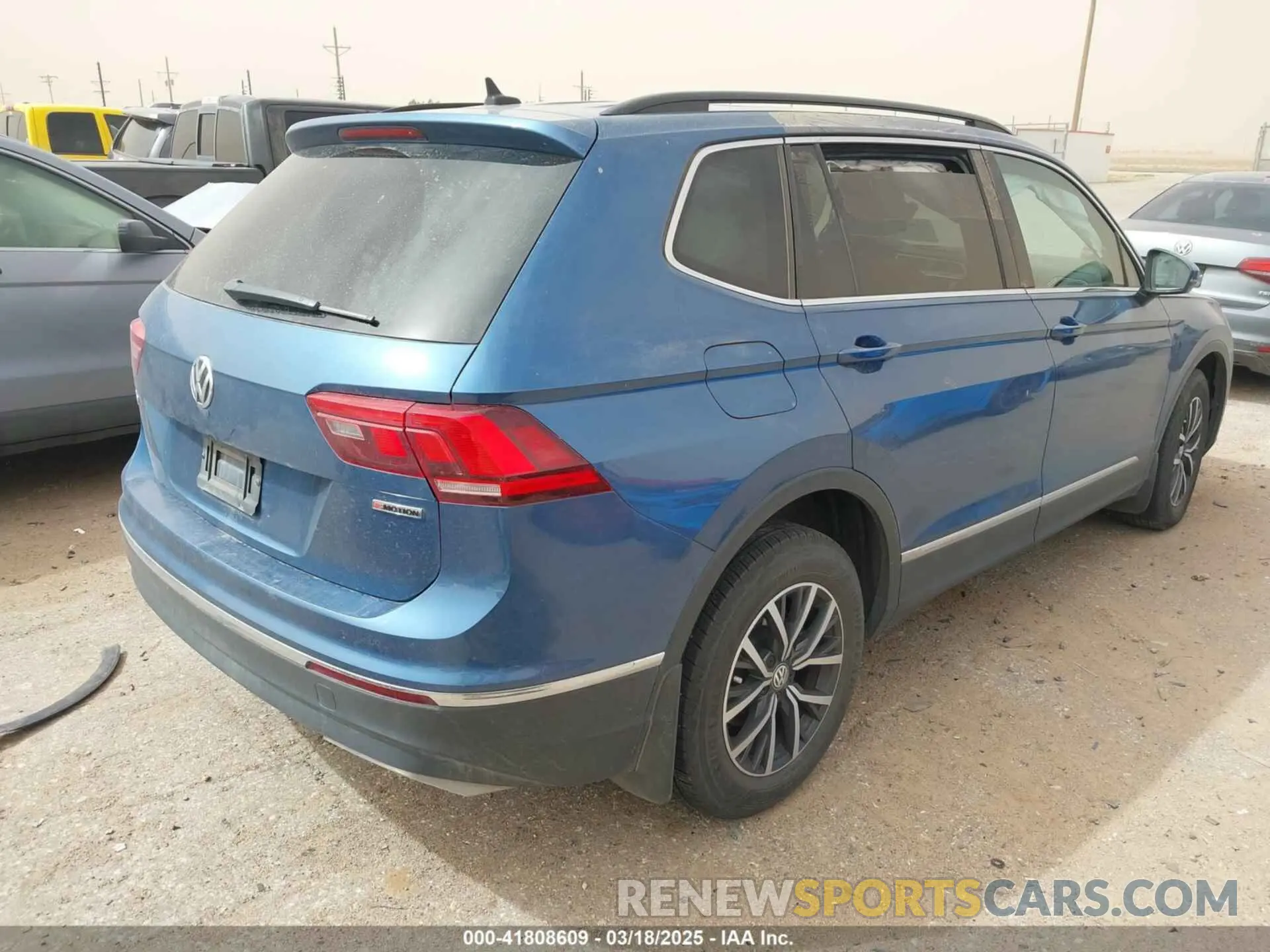 4 Photograph of a damaged car 3VV2B7AX1LM045961 VOLKSWAGEN TIGUAN 2020