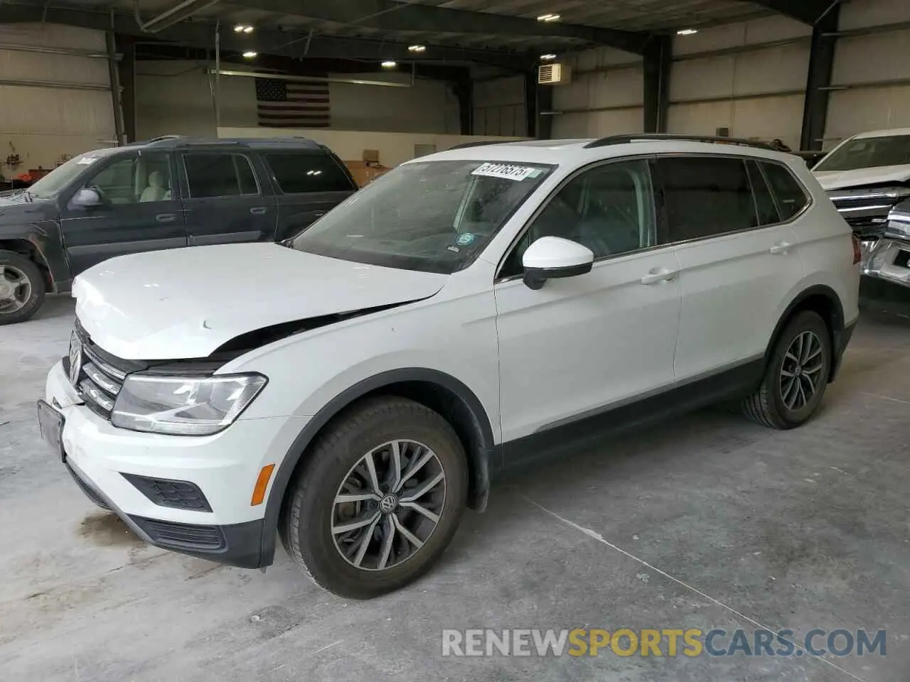 1 Фотография поврежденного автомобиля 3VV2B7AX1LM062694 VOLKSWAGEN TIGUAN 2020