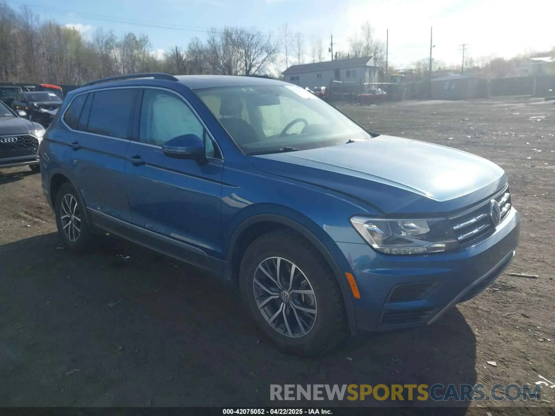 1 Фотография поврежденного автомобиля 3VV2B7AX2LM017277 VOLKSWAGEN TIGUAN 2020