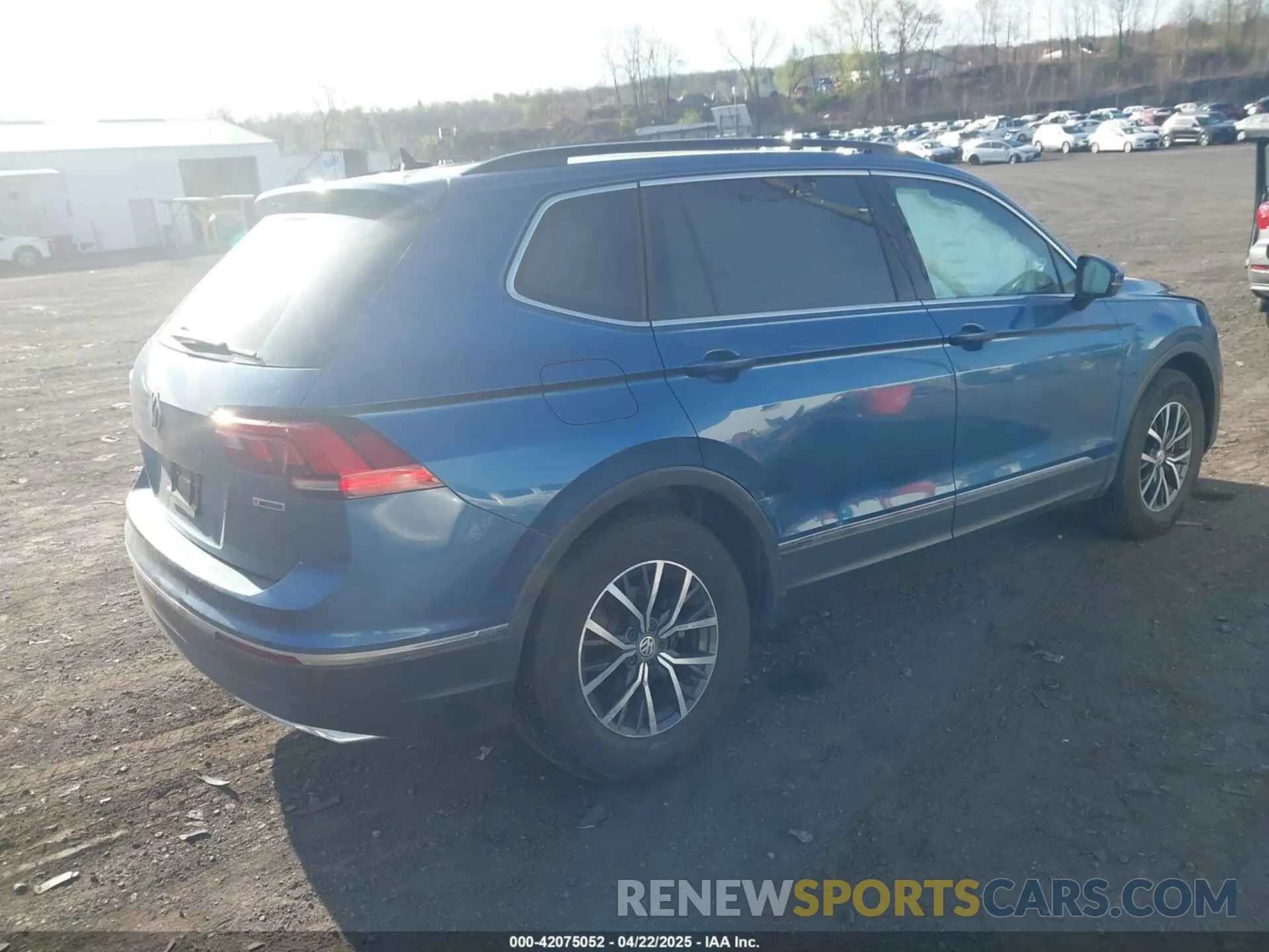 4 Фотография поврежденного автомобиля 3VV2B7AX2LM017277 VOLKSWAGEN TIGUAN 2020