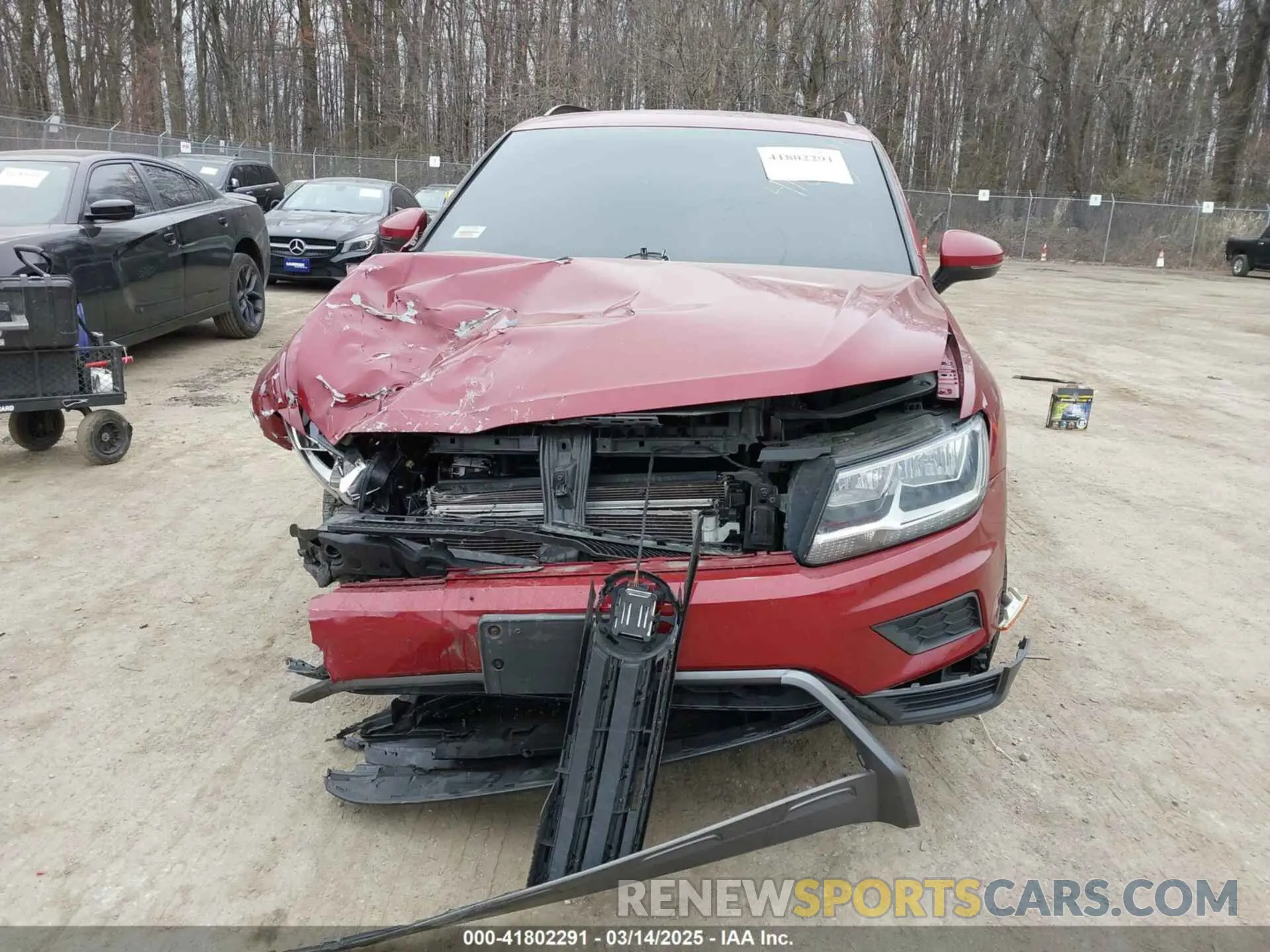 12 Photograph of a damaged car 3VV2B7AX2LM018722 VOLKSWAGEN TIGUAN 2020