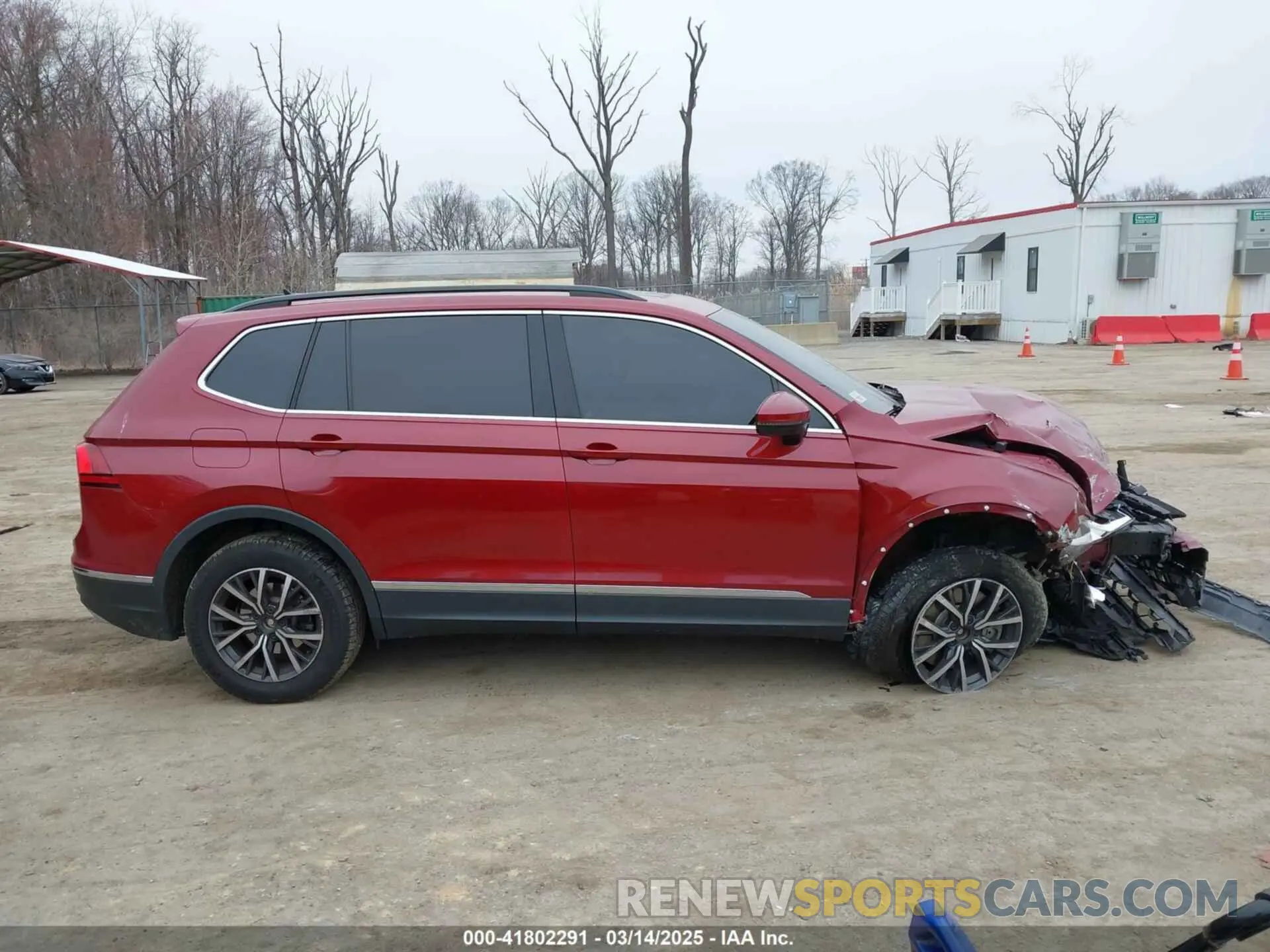 13 Photograph of a damaged car 3VV2B7AX2LM018722 VOLKSWAGEN TIGUAN 2020