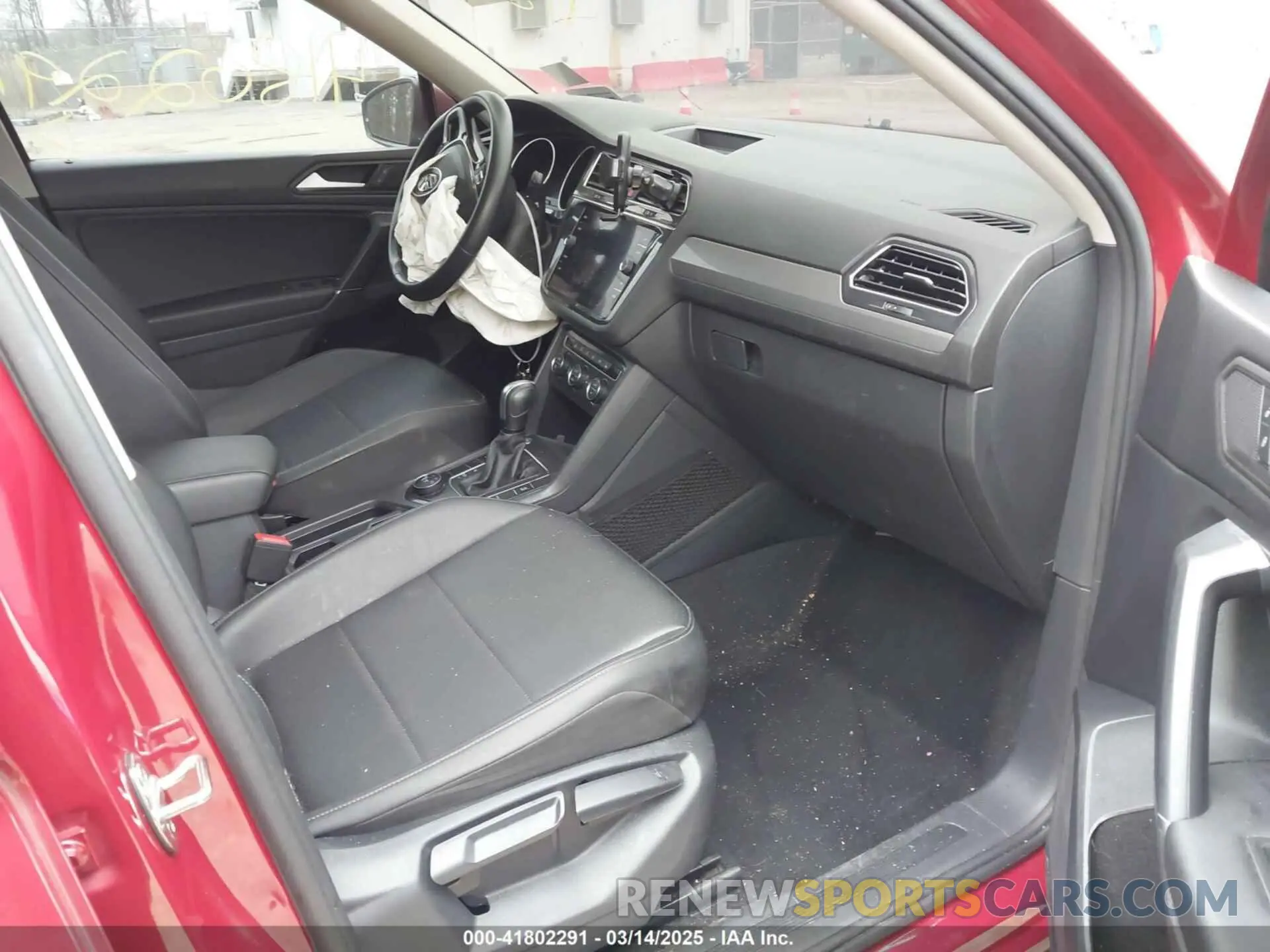 5 Photograph of a damaged car 3VV2B7AX2LM018722 VOLKSWAGEN TIGUAN 2020