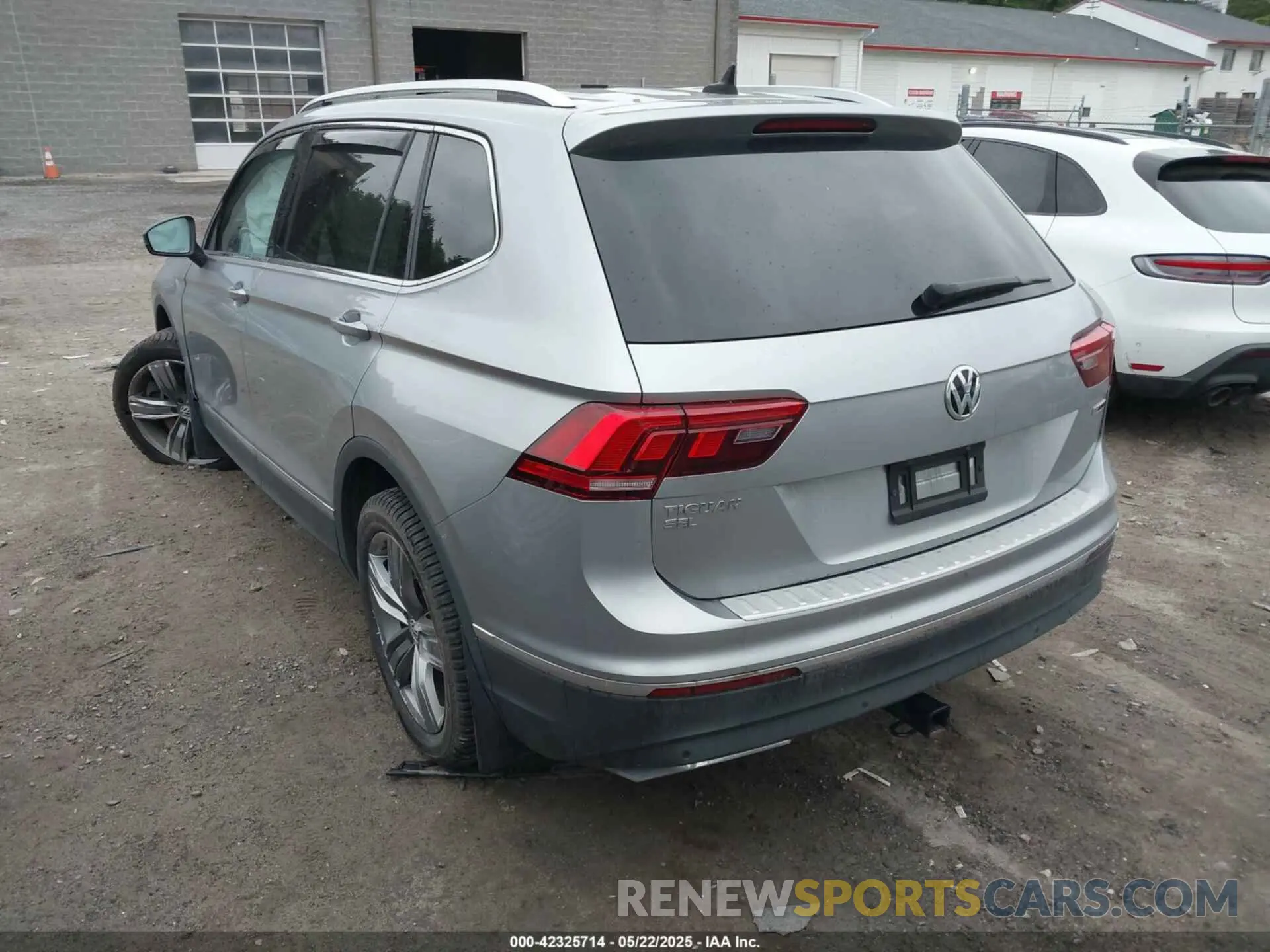 3 Фотография поврежденного автомобиля 3VV2B7AX2LM022477 VOLKSWAGEN TIGUAN 2020