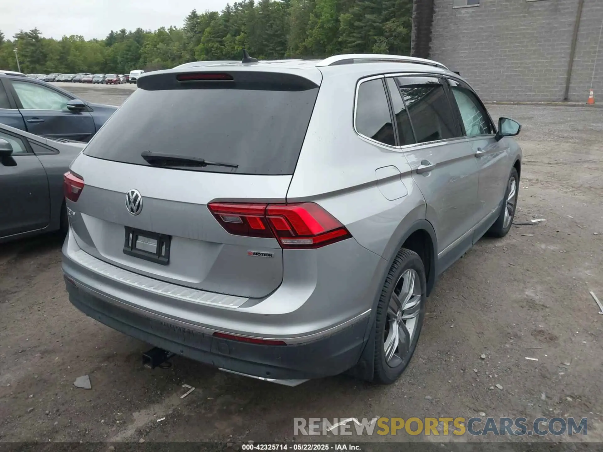 4 Фотография поврежденного автомобиля 3VV2B7AX2LM022477 VOLKSWAGEN TIGUAN 2020
