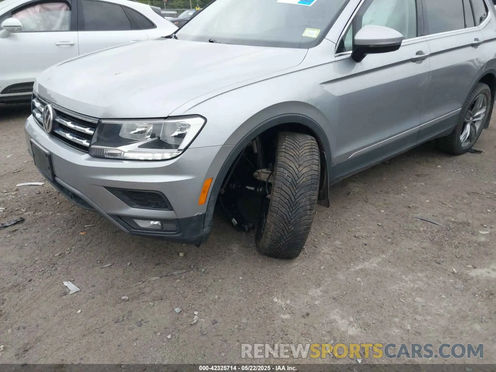 6 Фотография поврежденного автомобиля 3VV2B7AX2LM022477 VOLKSWAGEN TIGUAN 2020