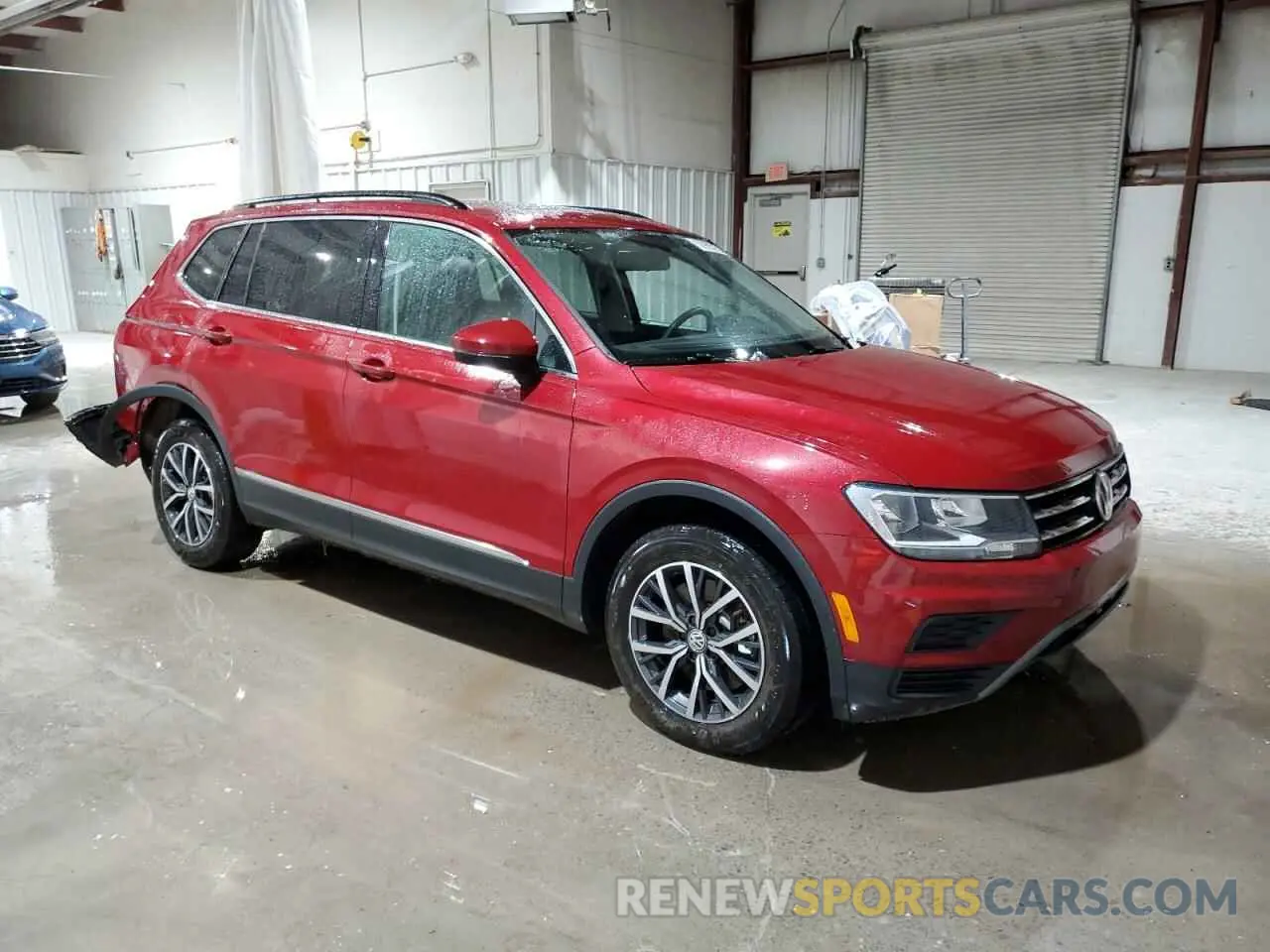 4 Photograph of a damaged car 3VV2B7AX3LM011035 VOLKSWAGEN TIGUAN 2020