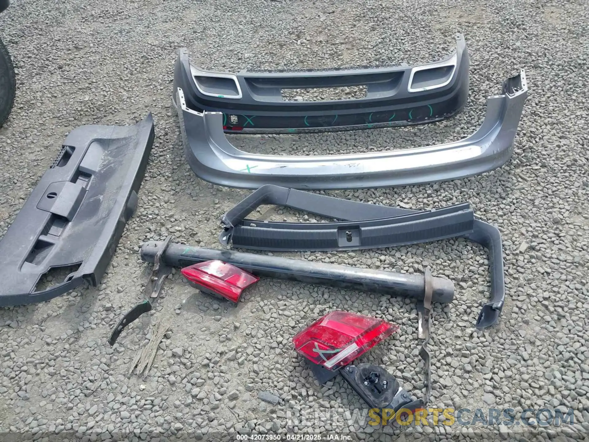 12 Photograph of a damaged car 3VV2B7AX3LM067542 VOLKSWAGEN TIGUAN 2020