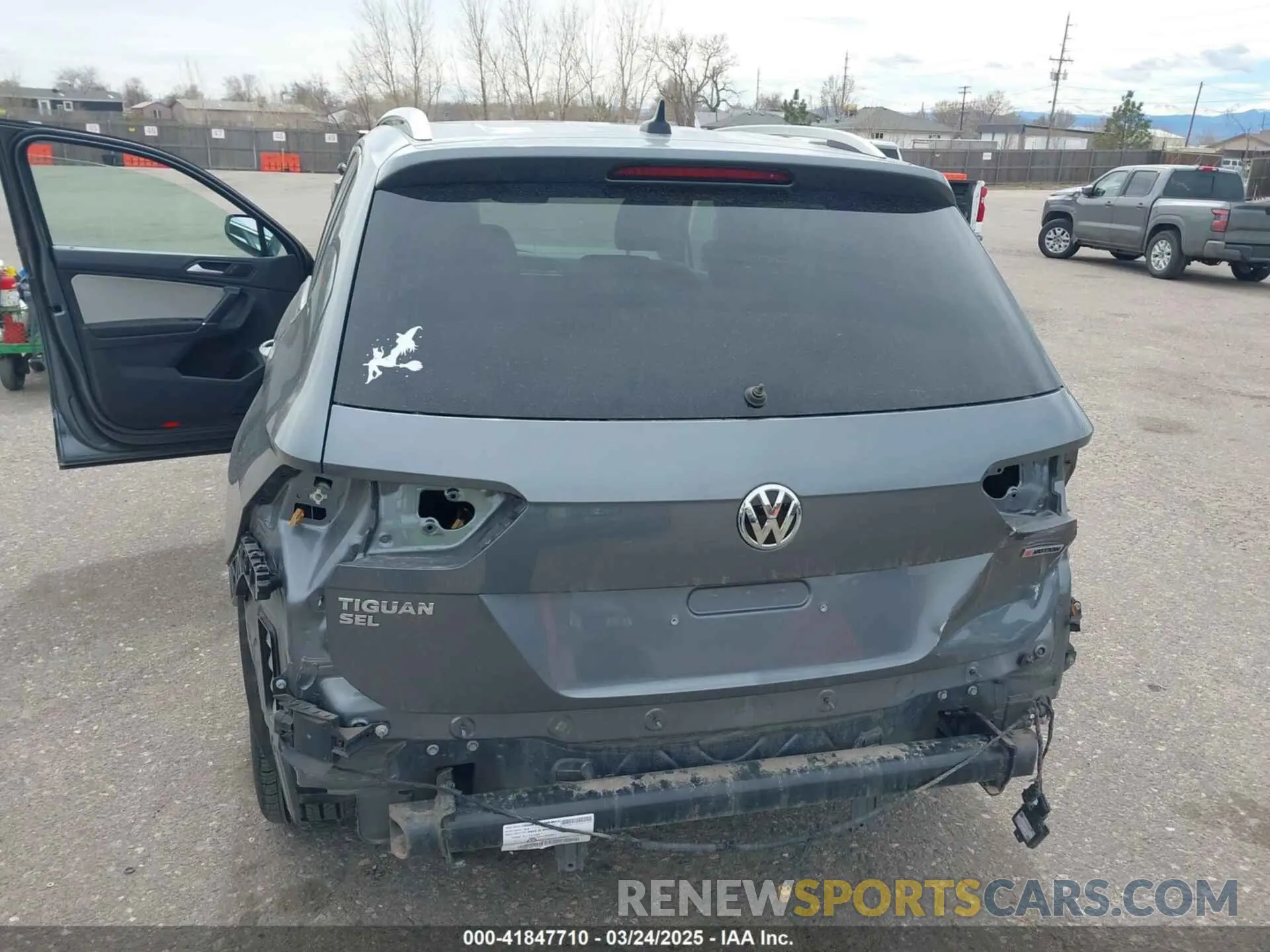 6 Фотография поврежденного автомобиля 3VV2B7AX3LM103195 VOLKSWAGEN TIGUAN 2020