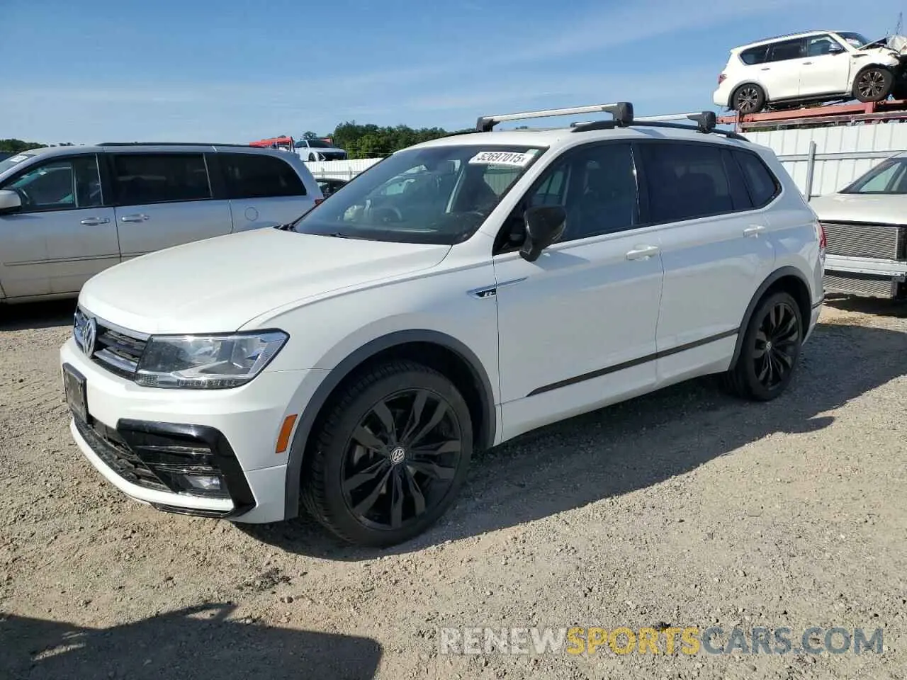 1 Фотография поврежденного автомобиля 3VV2B7AX3LM118621 VOLKSWAGEN TIGUAN 2020
