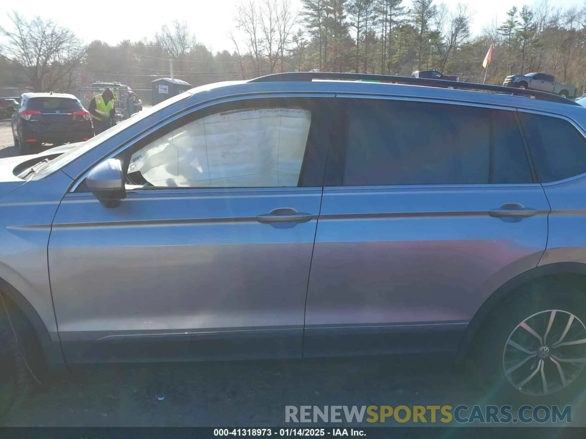 14 Photograph of a damaged car 3VV2B7AX4LM021217 VOLKSWAGEN TIGUAN 2020