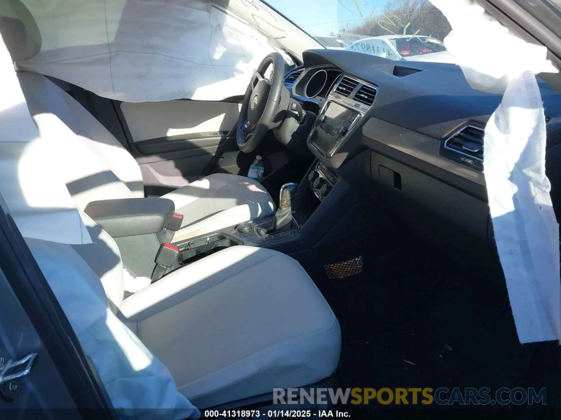 5 Photograph of a damaged car 3VV2B7AX4LM021217 VOLKSWAGEN TIGUAN 2020