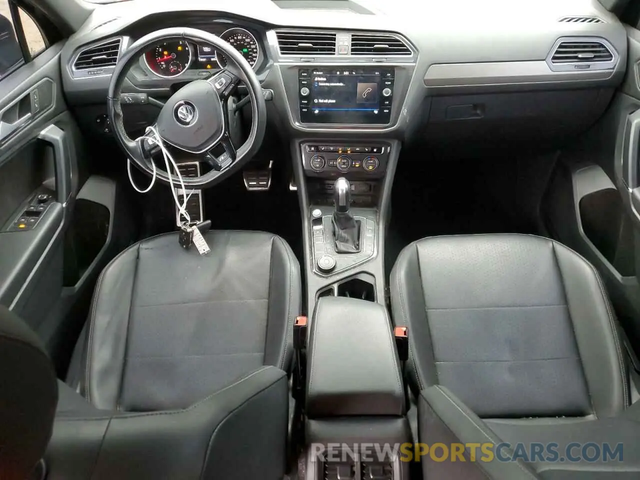 8 Photograph of a damaged car 3VV2B7AX4LM073009 VOLKSWAGEN TIGUAN 2020