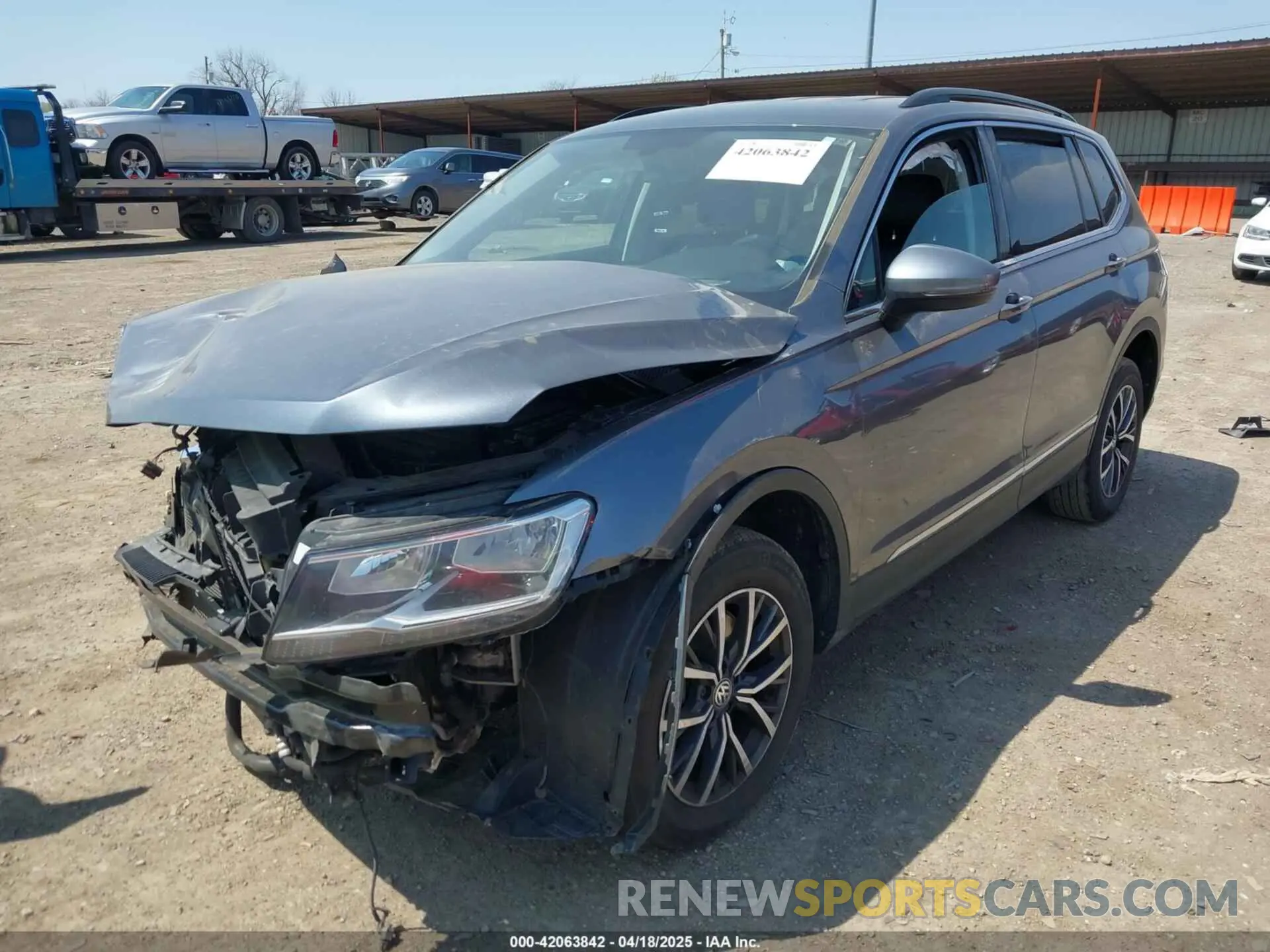 2 Фотография поврежденного автомобиля 3VV2B7AX4LM074385 VOLKSWAGEN TIGUAN 2020