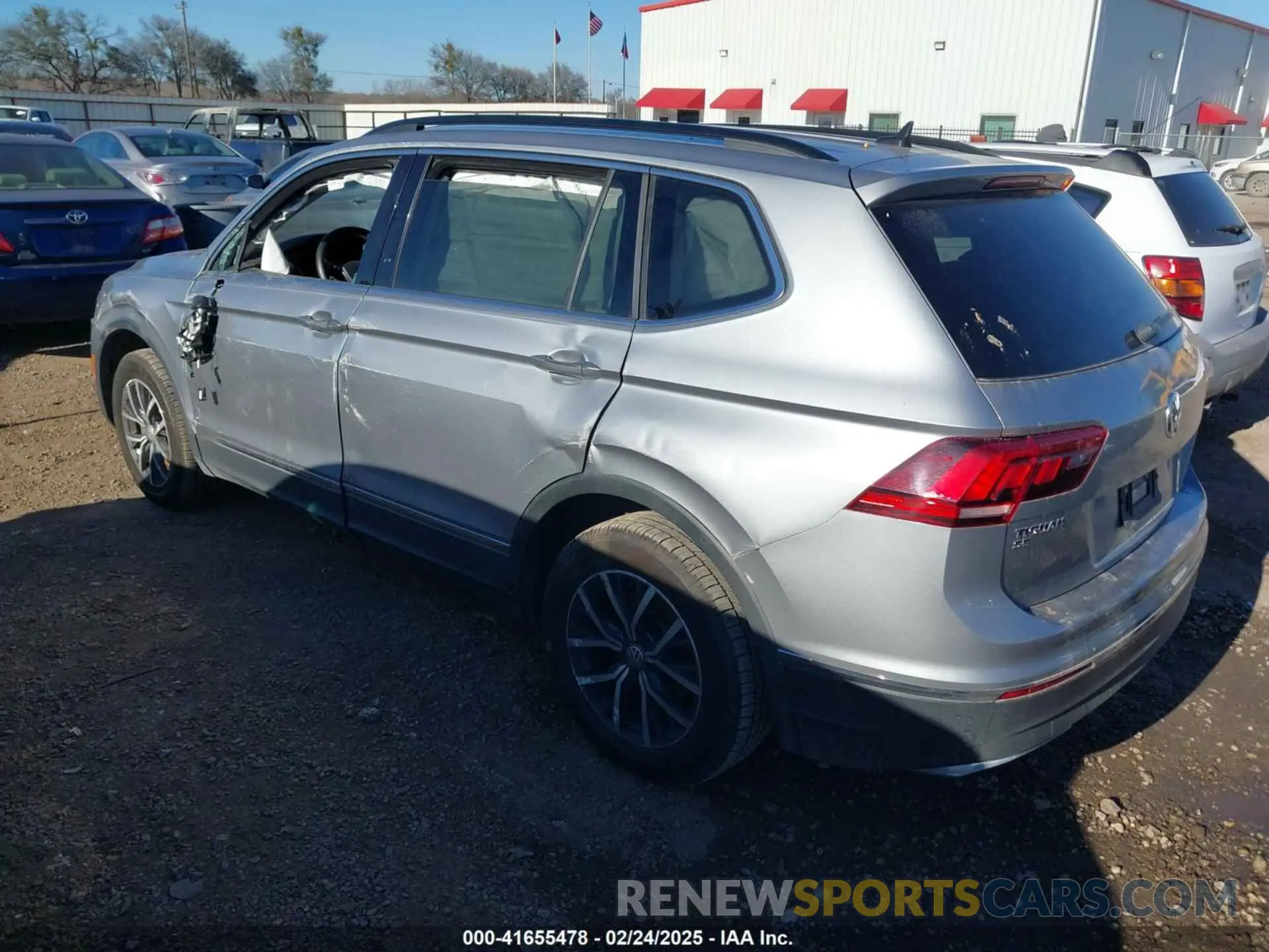 3 Фотография поврежденного автомобиля 3VV2B7AX4LM081188 VOLKSWAGEN TIGUAN 2020