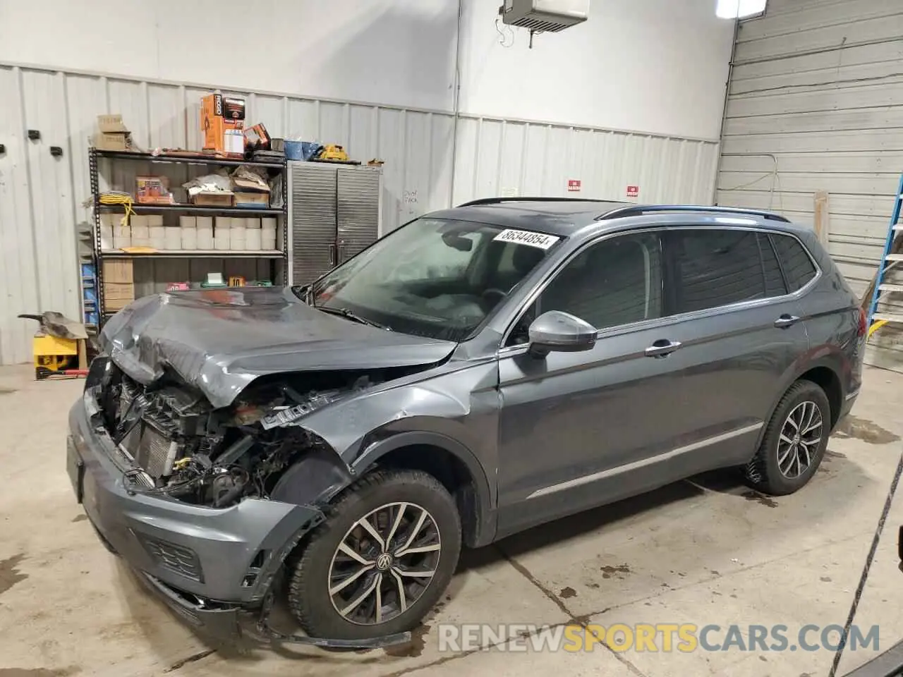 1 Фотография поврежденного автомобиля 3VV2B7AX4LM093194 VOLKSWAGEN TIGUAN 2020