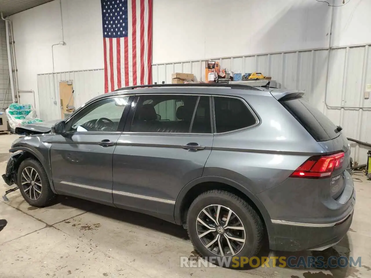 2 Фотография поврежденного автомобиля 3VV2B7AX4LM093194 VOLKSWAGEN TIGUAN 2020