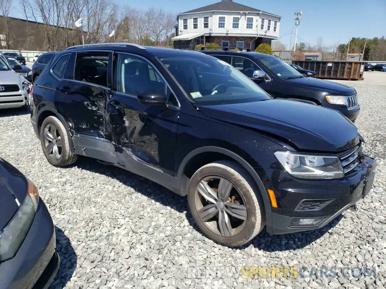 4 Photograph of a damaged car 3VV2B7AX4LM180870 VOLKSWAGEN TIGUAN 2020