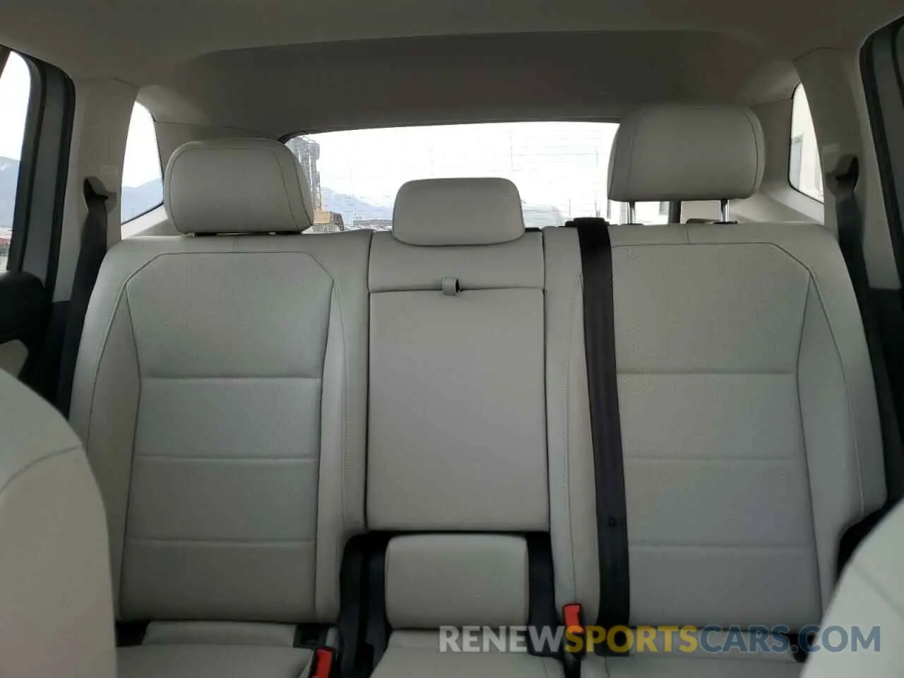 10 Photograph of a damaged car 3VV2B7AX5LM037412 VOLKSWAGEN TIGUAN 2020